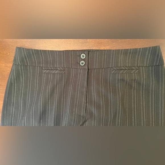 𝅺J11 - 2 pc Pinstriped suit. Blazer and pant. - Picture 4 of 4